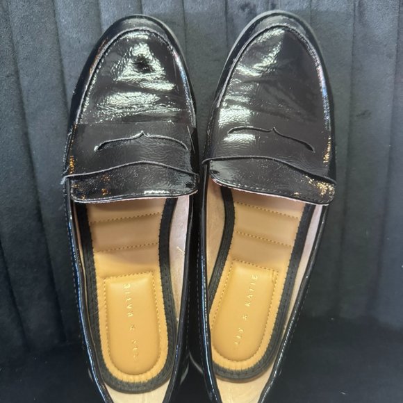 Kelly & Katy - black patten leather - Picture 1 of 9